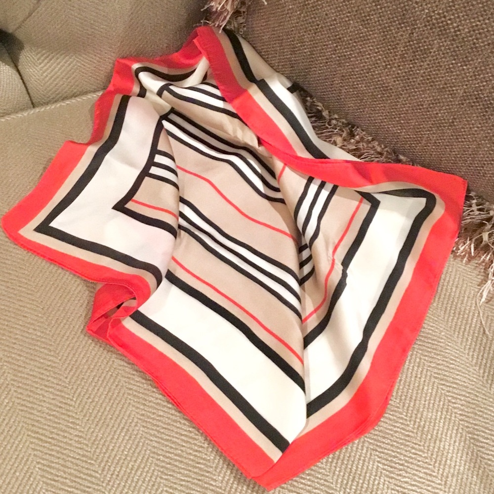 SCARF LIGHTWEIGHT AND SOF SILKY FABRIC